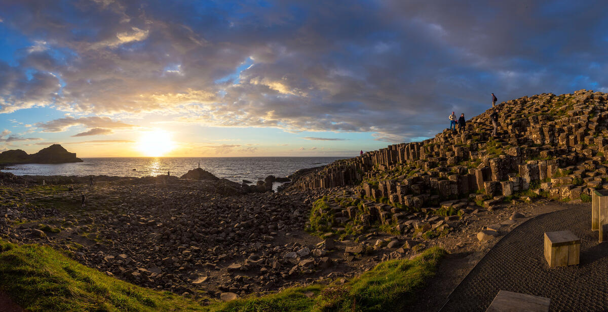 Giants Causeway, sunset, Co Antrim_TourismNorthernIreland