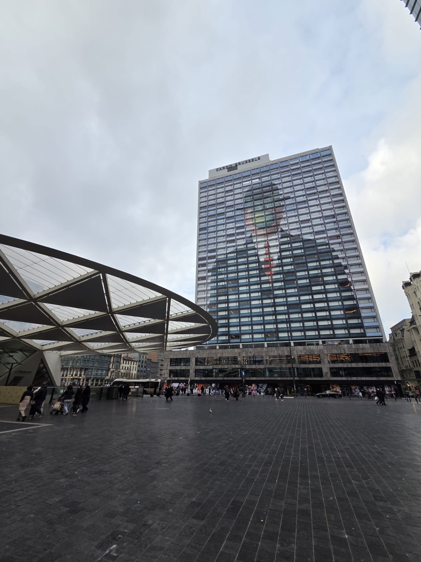 Rogierplein en Magritte